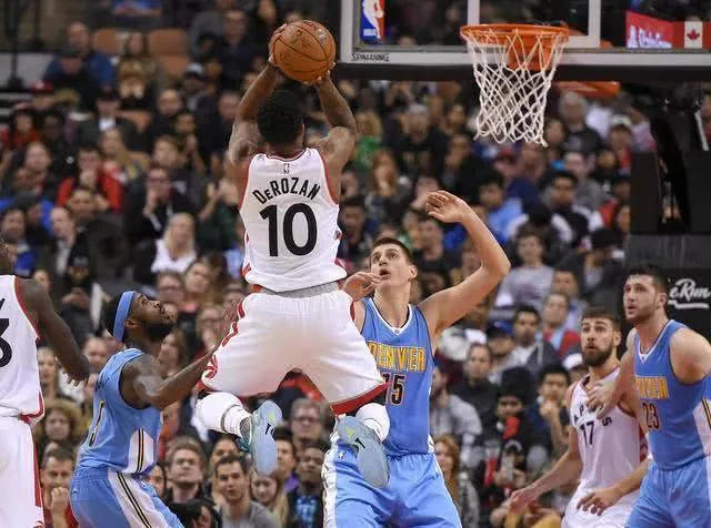 他们凭借出 他们凭借出