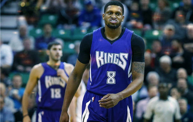 已经砸手里 已经砸手里